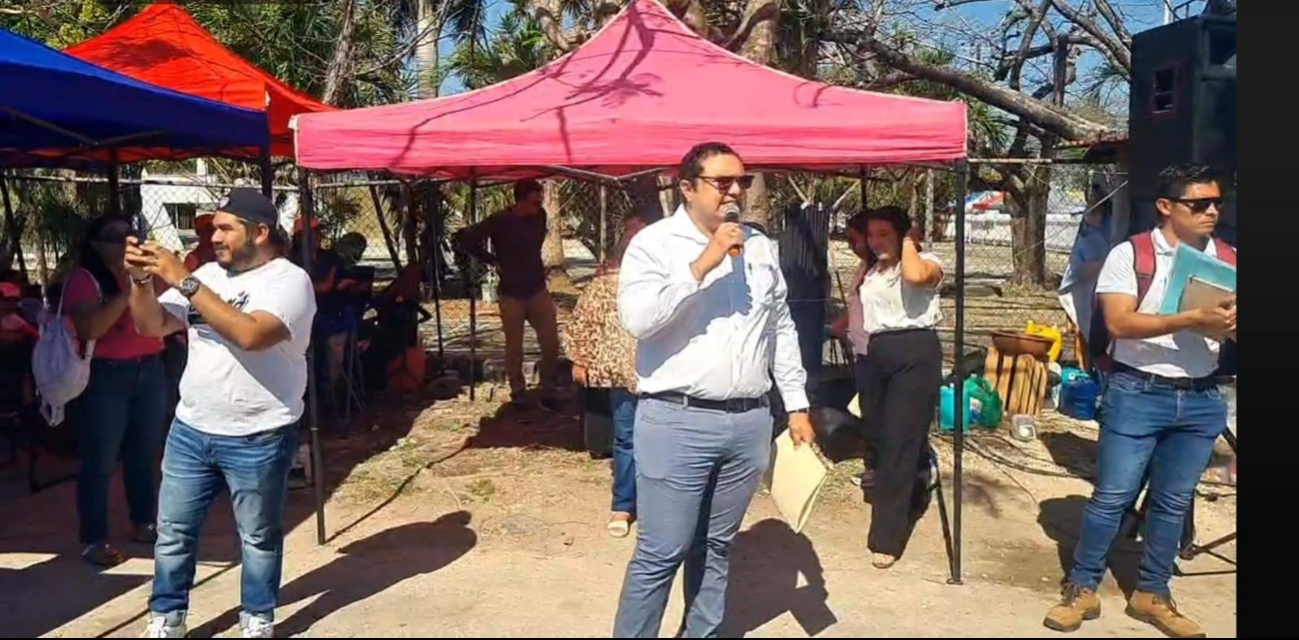 Protesta de maestros paristas se sale de control; automovilistas se molestan y reaccionan