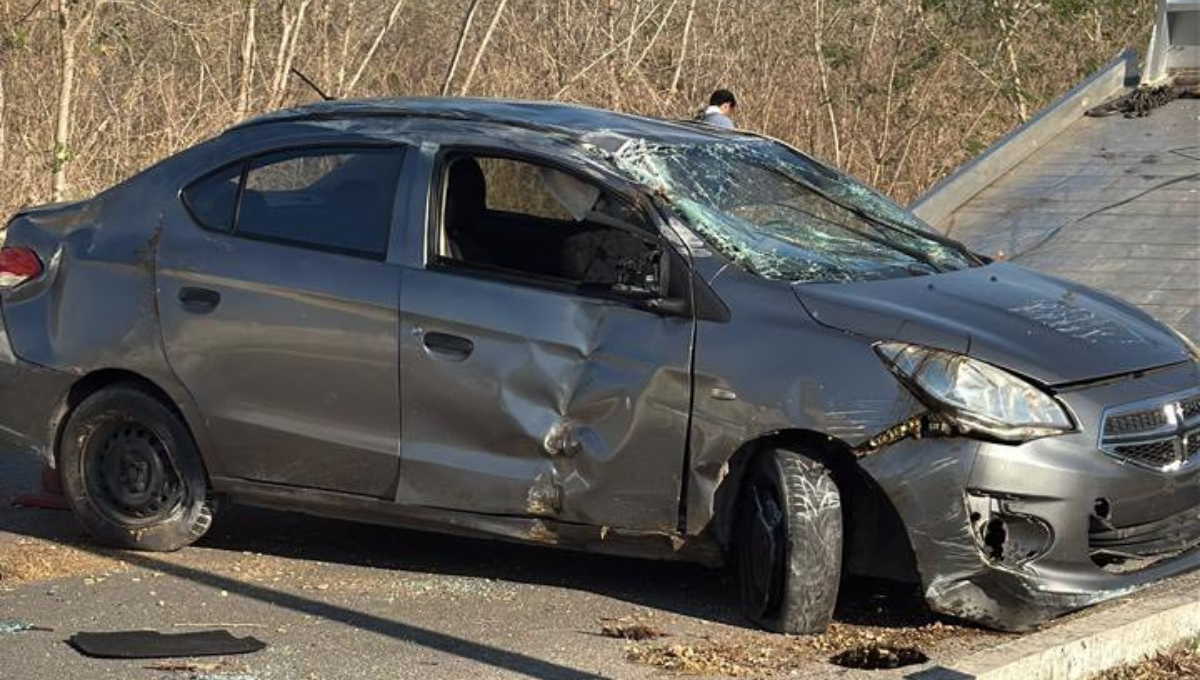 El auto quedó en pérdida total tras el choque en Mérida El auto quedó en pérdida total tras el choque en Mérida