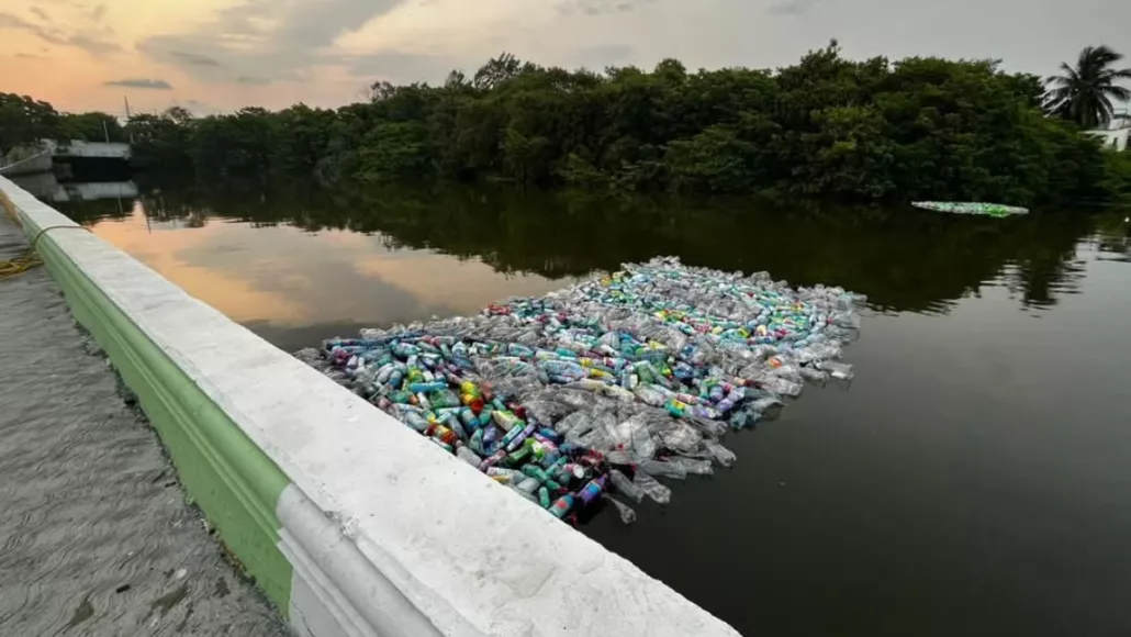 El afluente tiene bastante tiempo de ser utilizado como destino de aguas negras y dentro de los responsables de su contaminación se encuentra el SMAPAC El afluente tiene bastante tiempo de ser utilizado como destino de aguas negras y dentro de los responsables de su contaminación se encuentra el SMAPAC