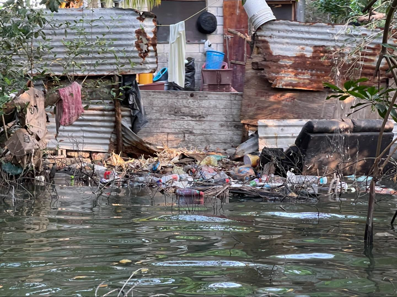 "Recuperemos la Caleta": Avanza juicio de amparo contra contaminación en Carmen