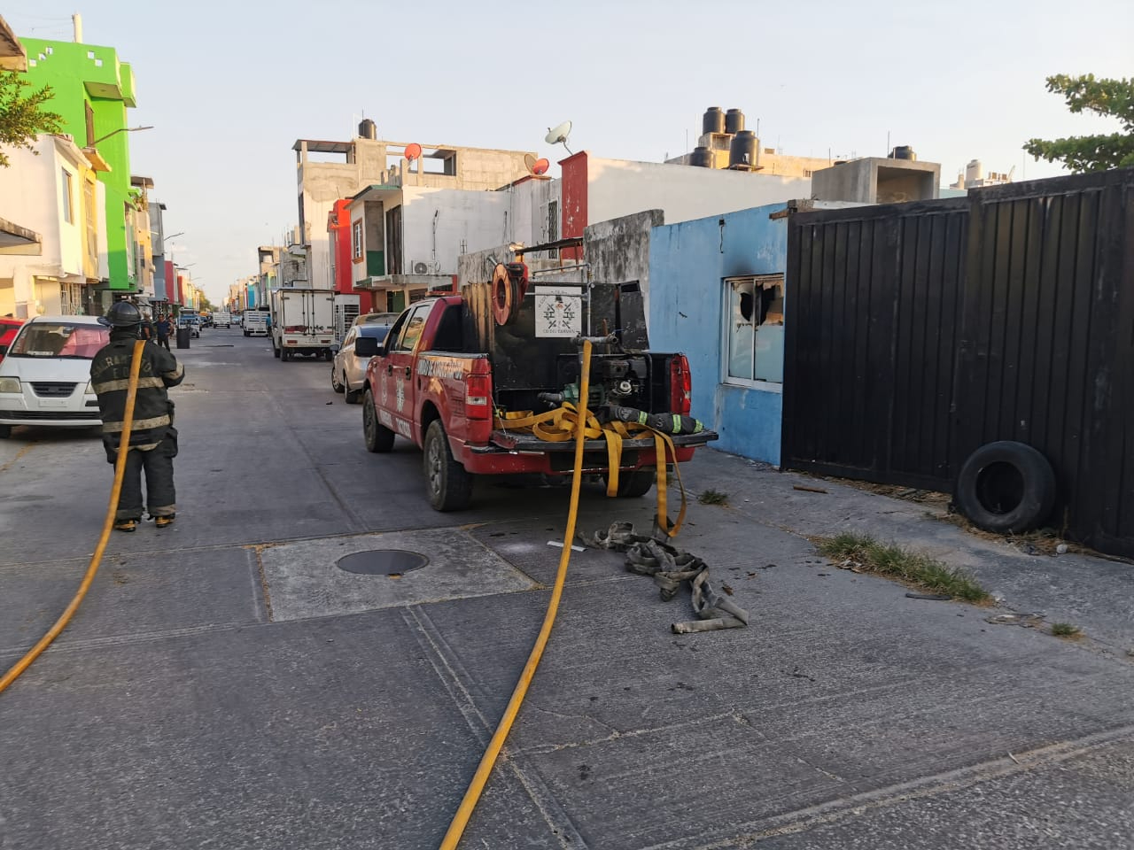 Incendio cerca de viviendas puso en alerta a vecinos Incendio cerca de viviendas puso en alerta a vecinos
