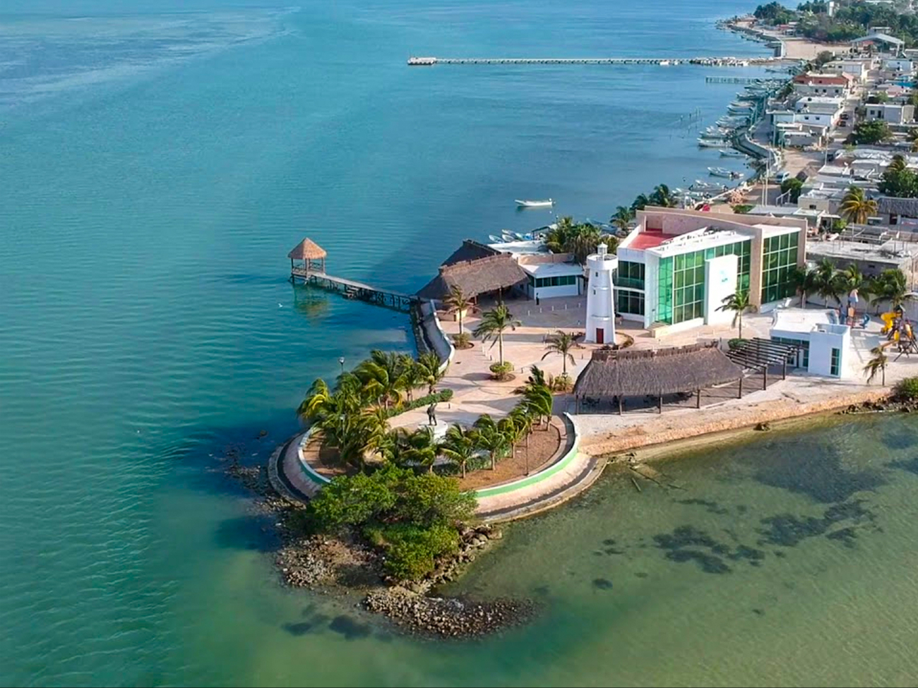 Isla Arena, en Calkiní, es famosa por su tranquilidad, flamencos y el museo de Pedro Infante. Isla Arena, en Calkiní, es famosa por su tranquilidad, flamencos y el museo de Pedro Infante.