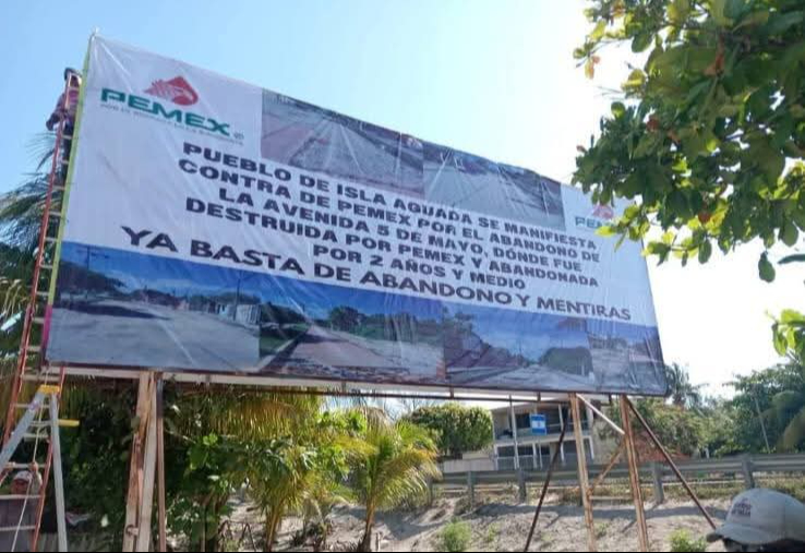 Protesta en Isla Aguada contra Pemex; exigen reanudar pavimentación prometida
