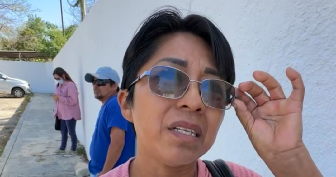 Se quejan de que dos sujetos les han impedido trabajar libremente.
