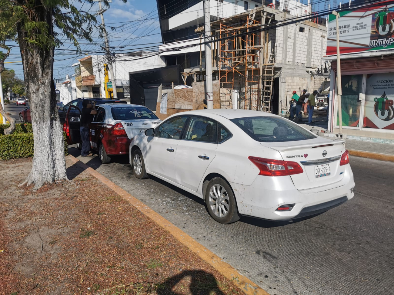 Un auto particular chocó por alcance contra un taxi en la colonia Aviación