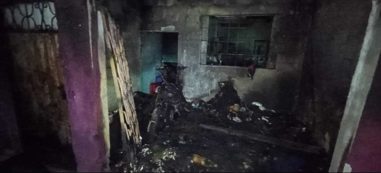 Los afectados por la tragedia piden apoyo tras perder todas sus pertenencias. Los afectados por la tragedia piden apoyo tras perder todas sus pertenencias.