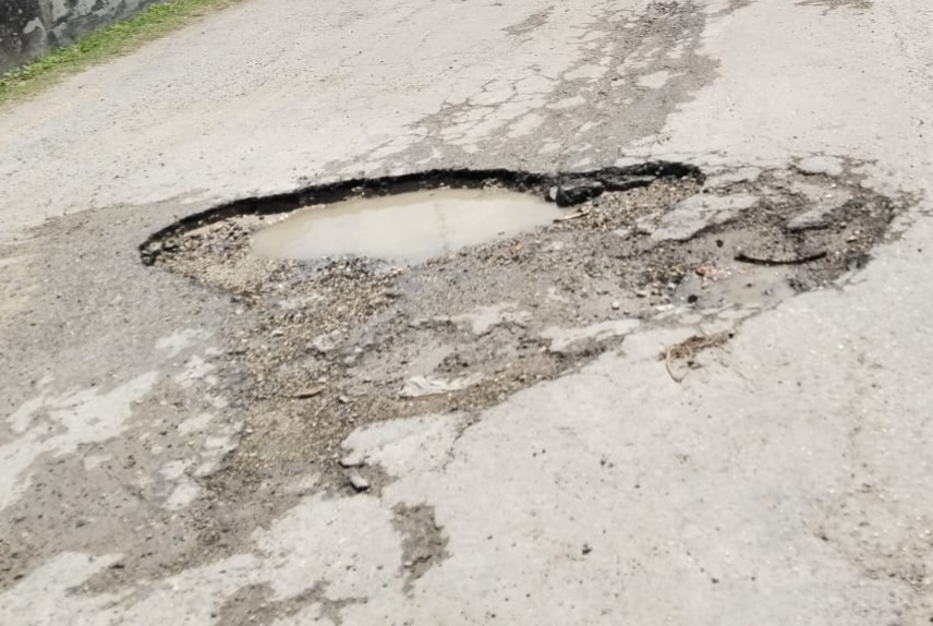 En Sabancuy esperan un milagro de Semana Santa para que les reparen las calles