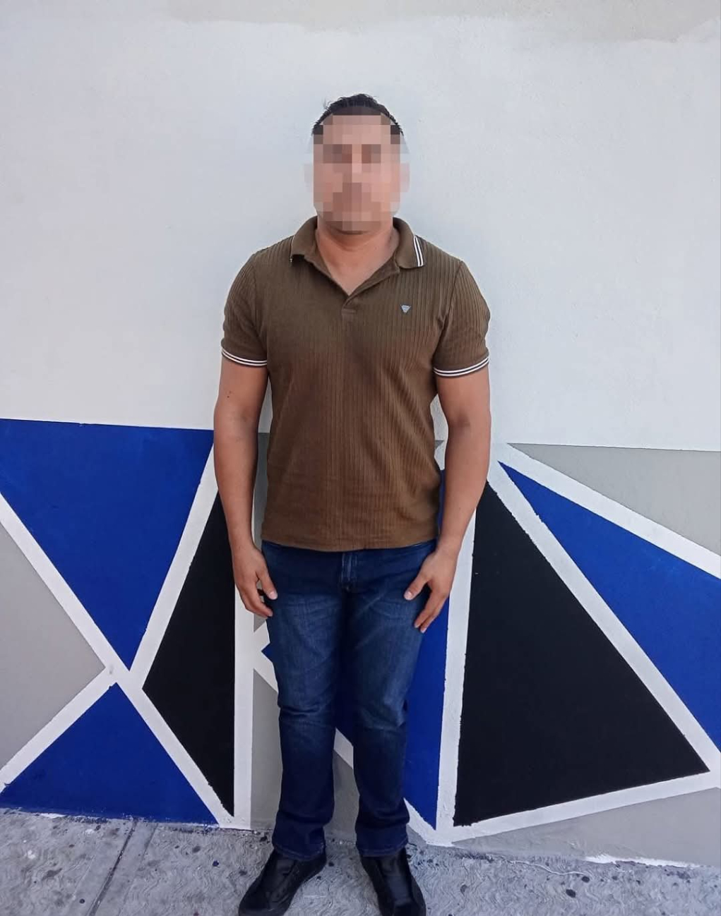Detienen a sujeto con vehículos clonados en fraccionamiento Bugambilias de Ciudad del Carmen