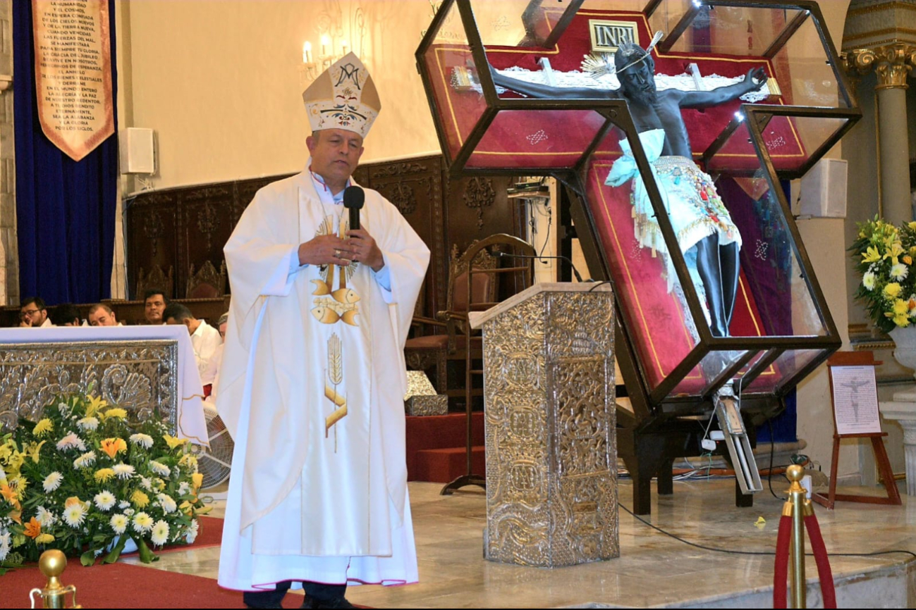 La ceremonia fue presidida por el Arzobispo José Francisco González González, en una de sus últimas misas en el estado. La ceremonia fue presidida por el Arzobispo José Francisco González González, en una de sus últimas misas en el estado.