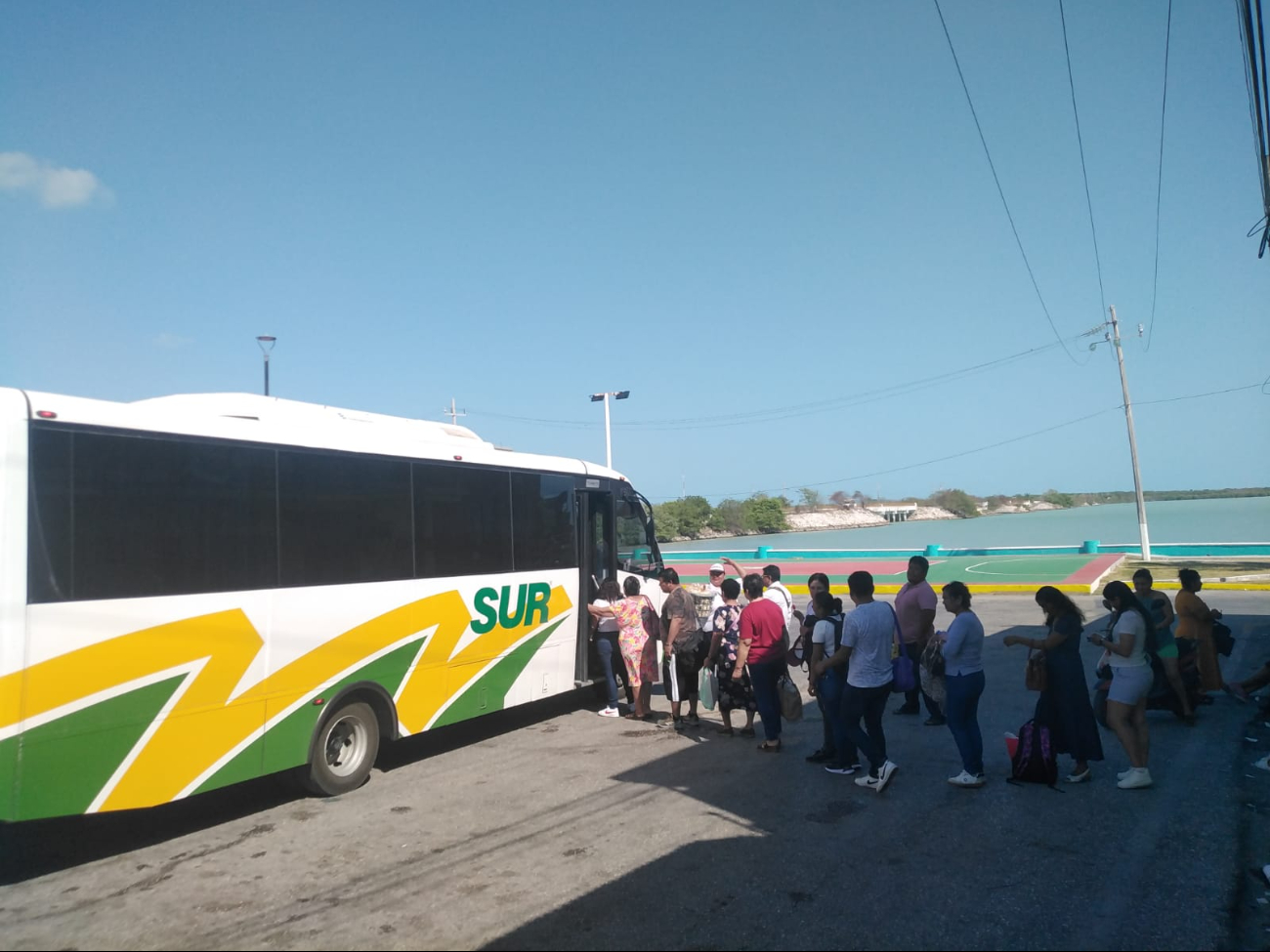  Aumentan usuarios de autobuses    en Sabancuy