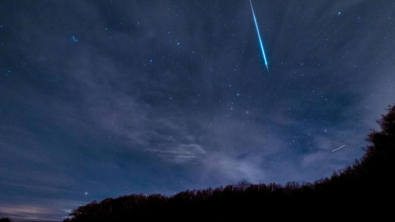 Estos días podrás disfrutar de la lluvia de meteoros Líridas y de Eta Acuáridas Estos días podrás disfrutar de la lluvia de meteoros Líridas y de Eta Acuáridas
