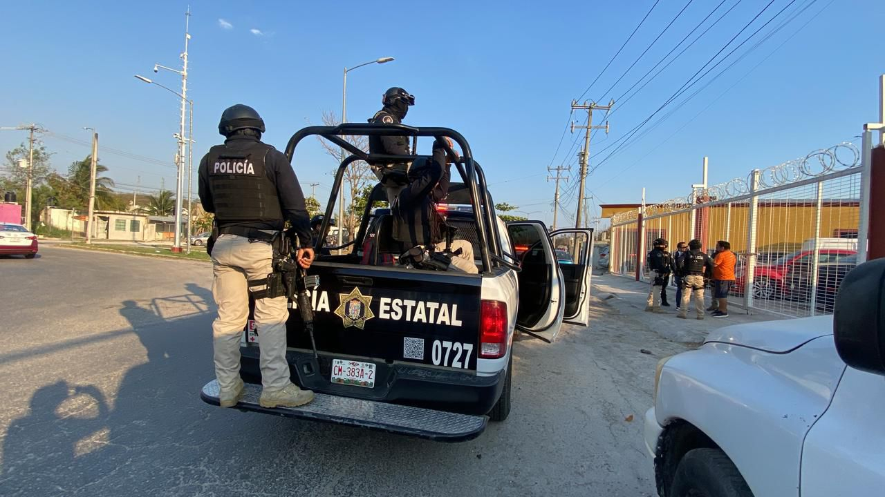 Los ocupantes afirmaron desconocer el reporte y explicaron que habían adquirido el automóvil recientemente