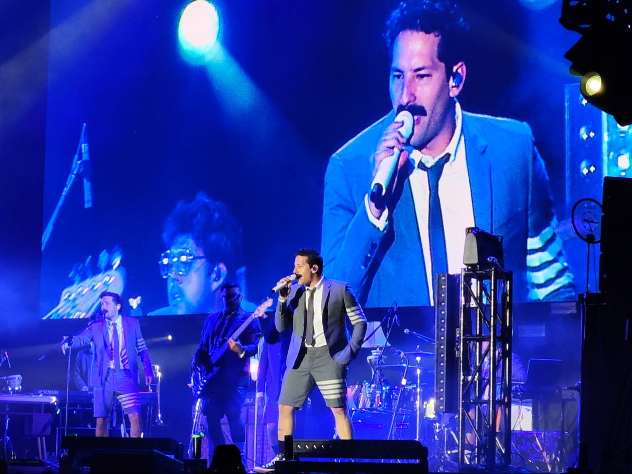 Fiesta del Mar 2025: Mau y Ricky encienden Ciudad del Carmen con su tour ‘Hotel Caracas’