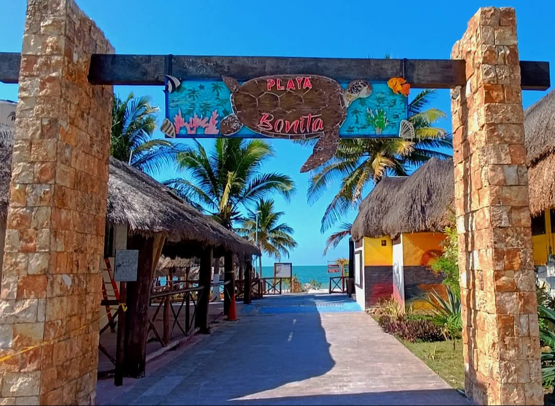 Playa Bonita, uno de los destinos turísticos más populares de Campeche Playa Bonita, uno de los destinos turísticos más populares de Campeche
