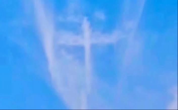 Comparten fotos de la cruz en las nubes que se formó en el cielo de Edomex Comparten fotos de la cruz en las nubes que se formó en el cielo de Edomex