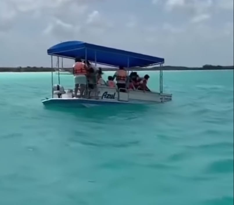 Se hunde embarcación en Bacalar Se hunde embarcación en Bacalar