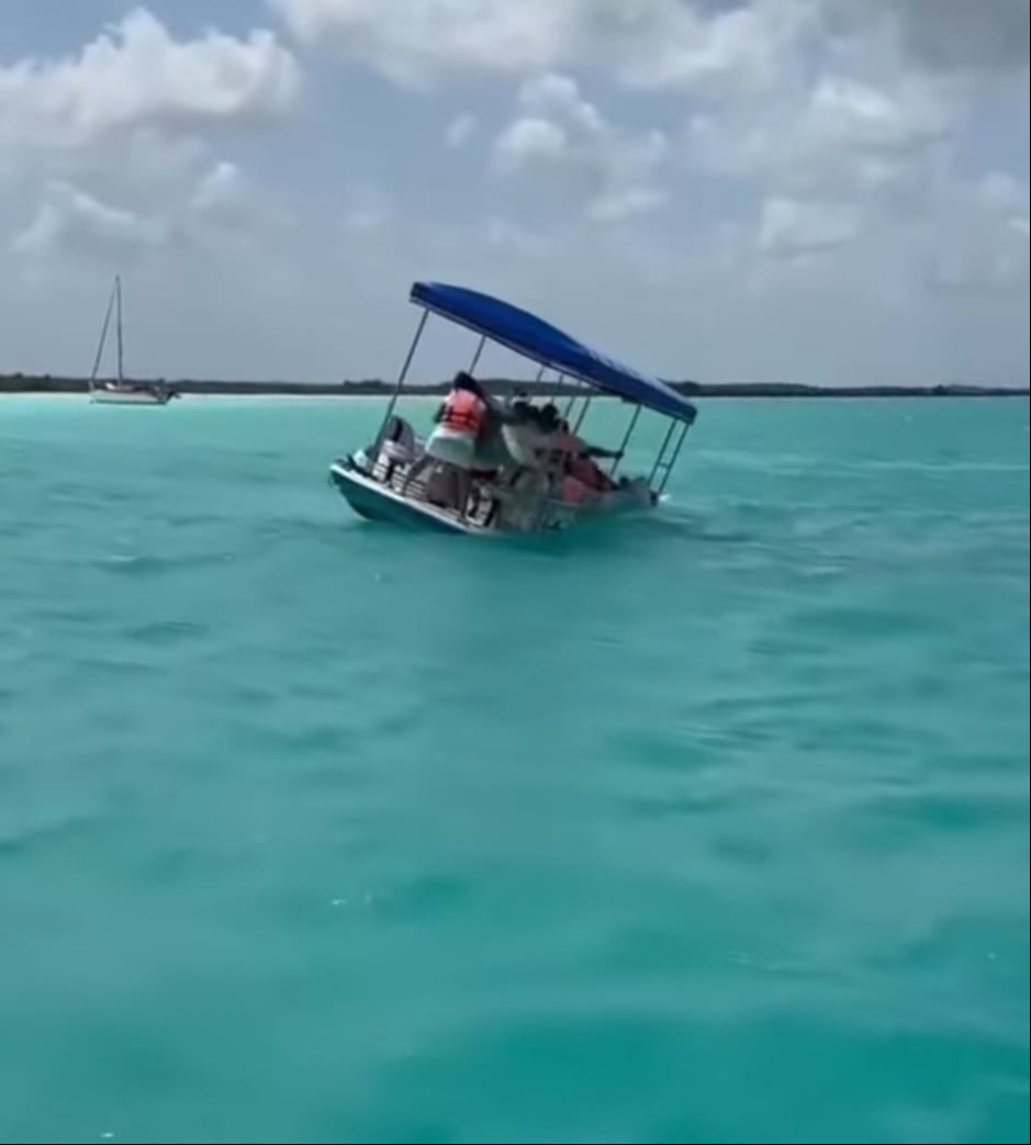Se hunde embarcación en Bacalar Se hunde embarcación en Bacalar