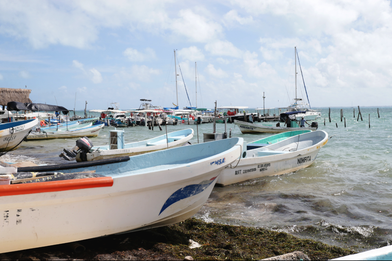 Pescadores de Puerto Juárez inician con el “pie izquierdo" a causa de la  surada 