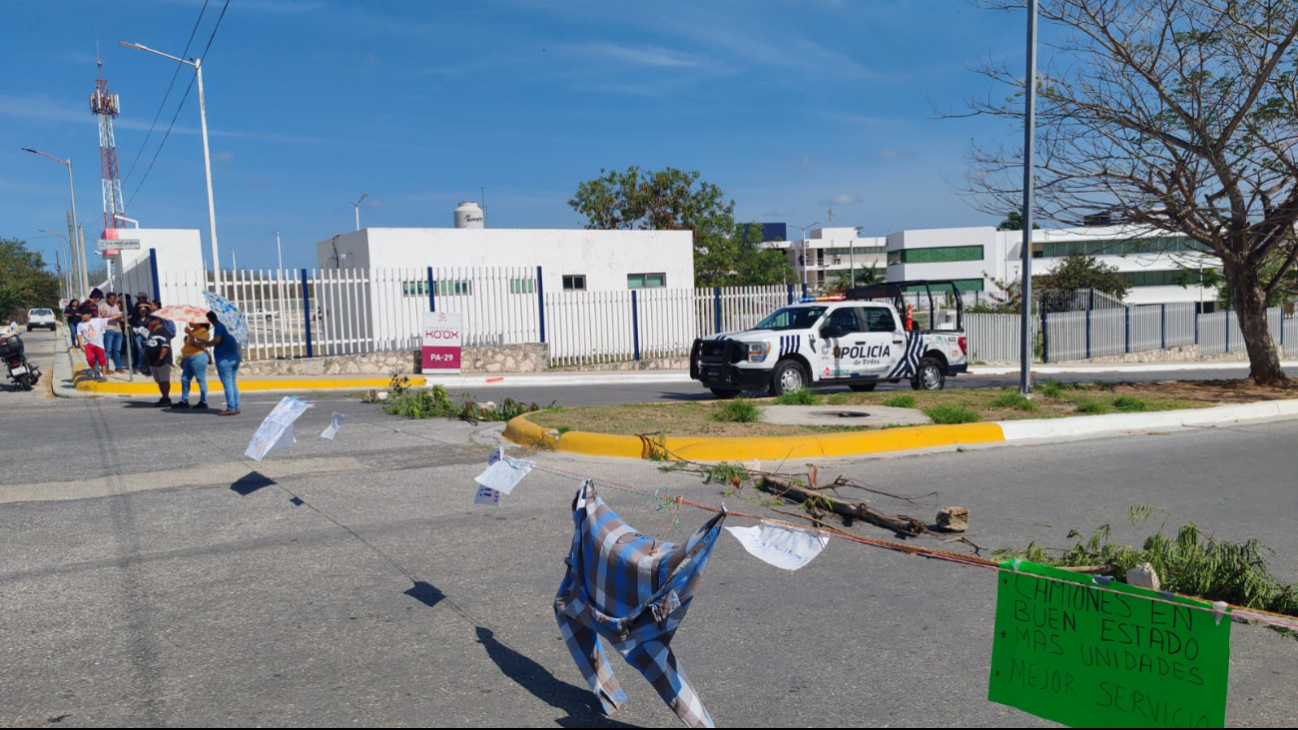 Cierre de avenida en Ex Hacienda Kala: demanda por soluciones al transporte público Cierre de avenida en Ex Hacienda Kala: demanda por soluciones al transporte público