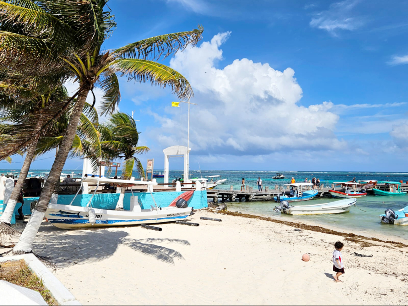 Actividad náutica de Puerto Morelos cae un 60%,  con la salida de turistas canadienses