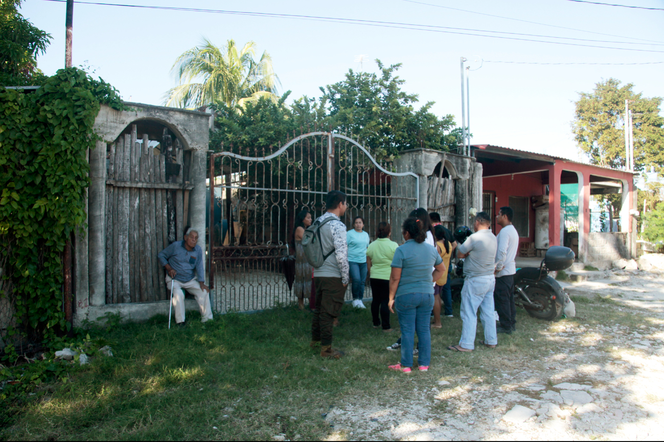 Los vecinos han sostenido reuniones para acordar cómo demostrarán la legalidad de estos predios que adquirieron a un empresario yucateco hace 18 años Los vecinos han sostenido reuniones para acordar cómo demostrarán la legalidad de estos predios que adquirieron a un empresario yucateco hace 18 años