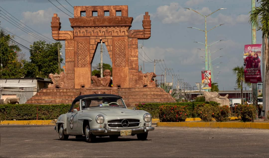 Los vehículos, provenientes de Chetumal, realizaron una parada antes de llegar a la capital del estado Los vehículos, provenientes de Chetumal, realizaron una parada antes de llegar a la capital del estado