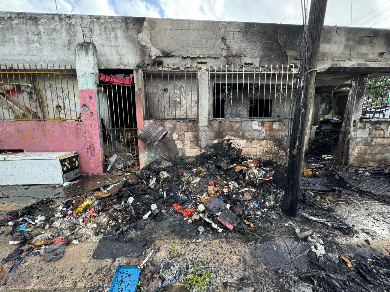 Vecinos aseguraron que no es la primera vez que se incendia el lugar Vecinos aseguraron que no es la primera vez que se incendia el lugar