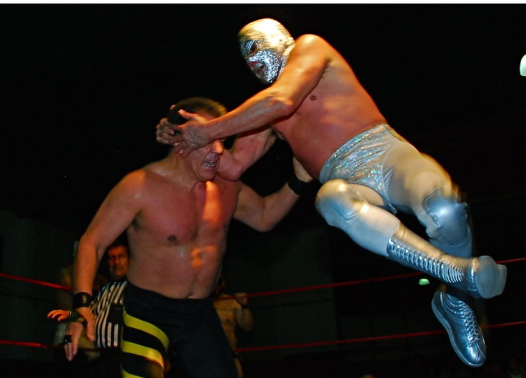 Black Terry, leyenda de la lucha libre mexicana, muere a los 73 años de edad