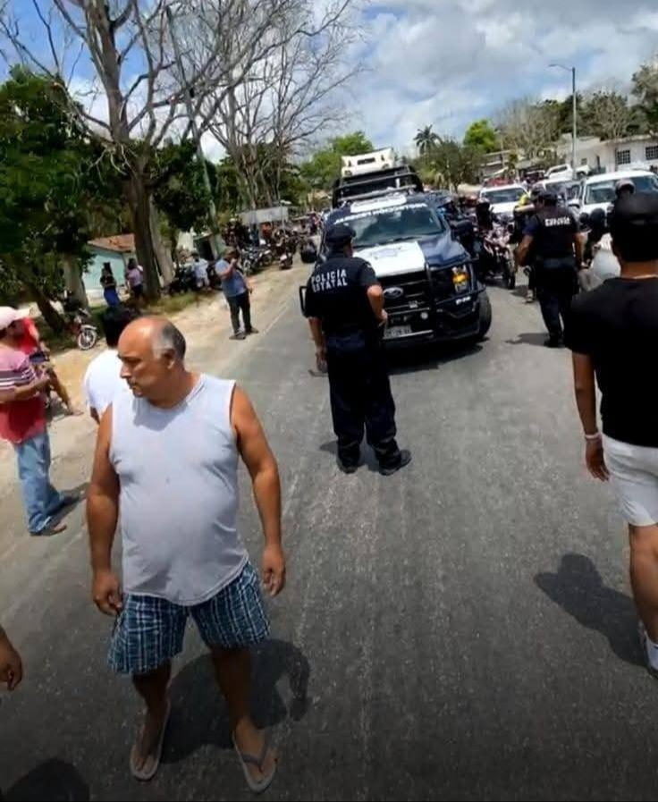 Familiares de Clemente “N” bloquean carretera a Nicolás Bravo
