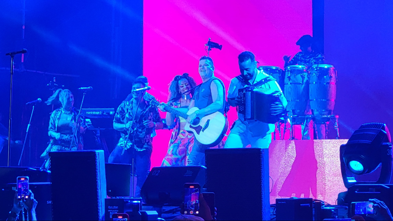 La estrella sudamericana ahora realiza su tour denominado “El Rock de mi Pueblo Vive”. La estrella sudamericana ahora realiza su tour denominado “El Rock de mi Pueblo Vive”.