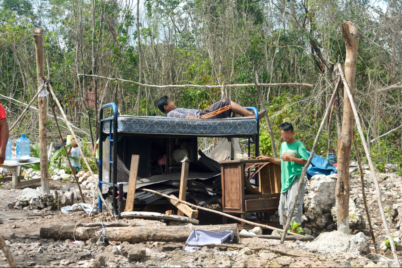 Niños sufren miseria en comunidades olvidadas Niños sufren miseria en comunidades olvidadas
