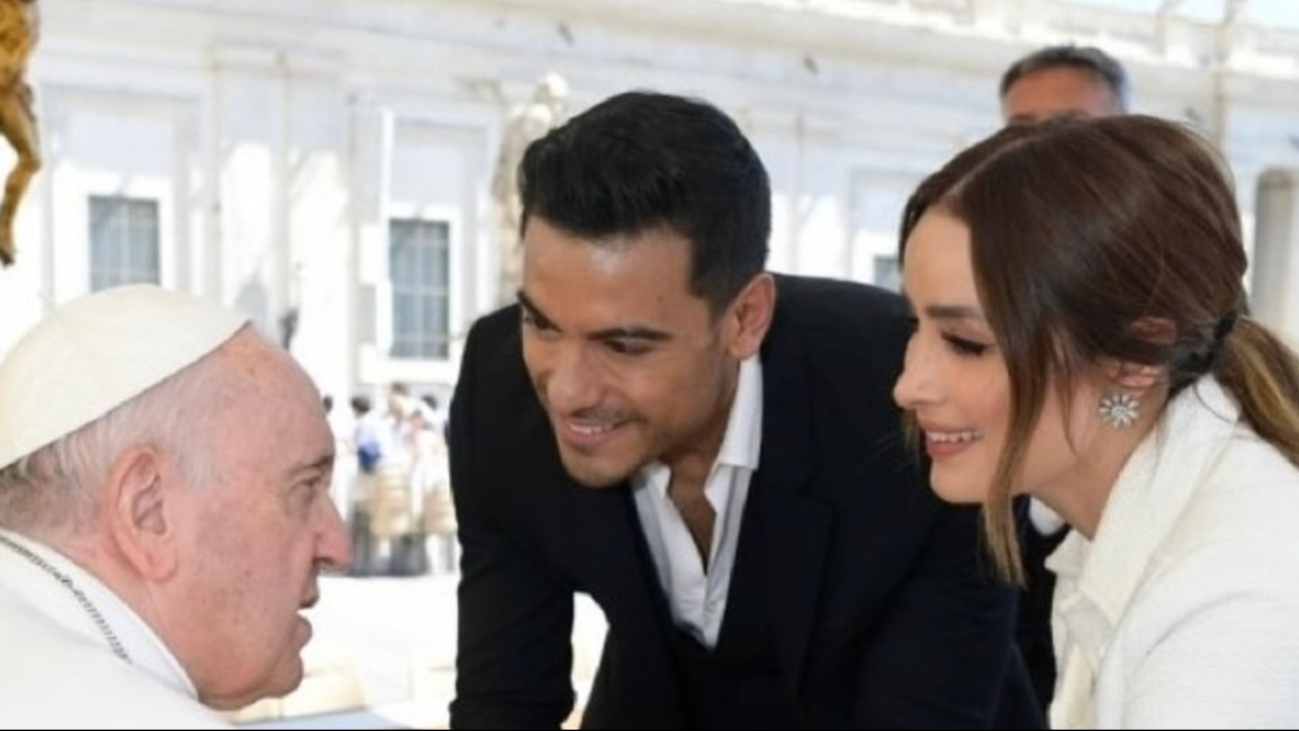 Carlos Rivera recordó que el papa Francisco bendijo su matrimonio con Cynthia Rodríguez Carlos Rivera recordó que el papa Francisco bendijo su matrimonio con Cynthia Rodríguez