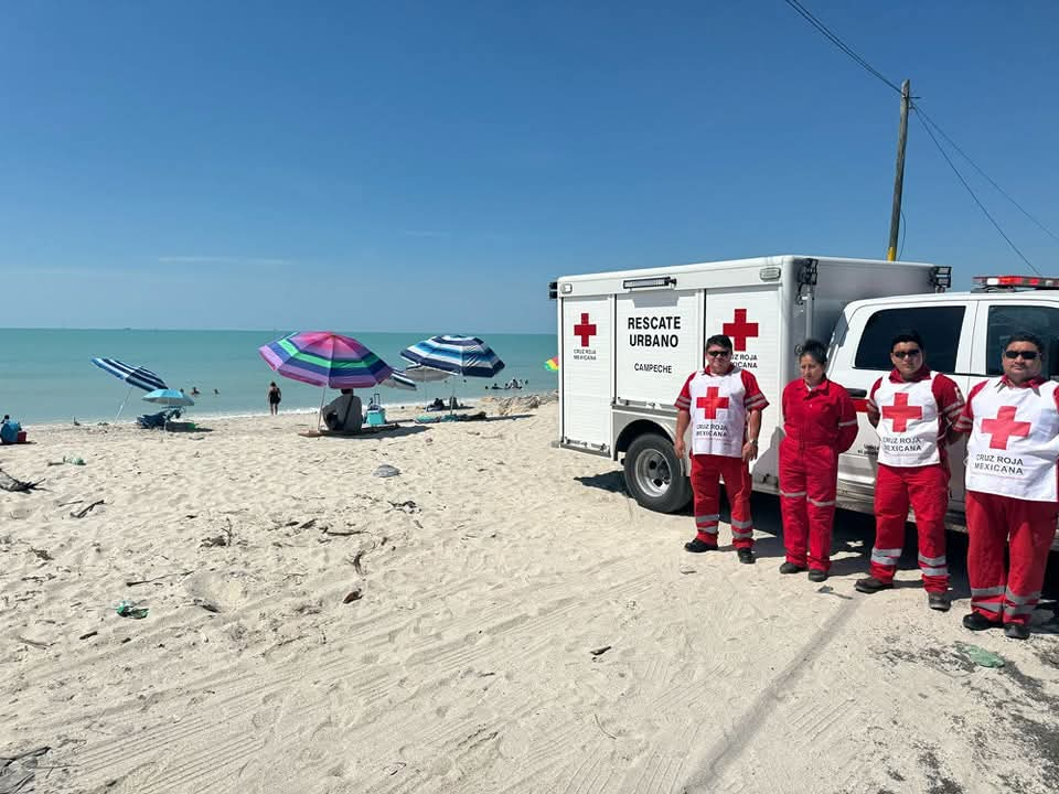 Cruz Roja refuerza atención y vigilancia en playas y carreteras de Campeche Cruz Roja refuerza atención y vigilancia en playas y carreteras de Campeche