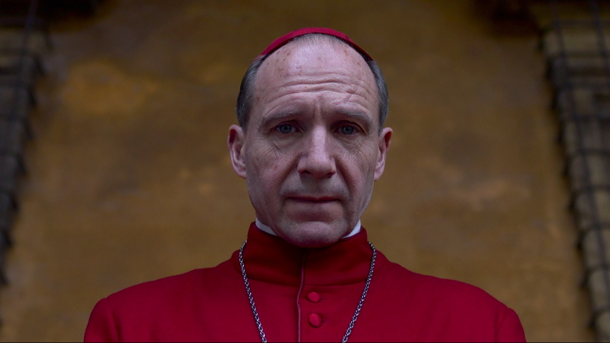 La serie narra la forma en la que se elige a un Papa