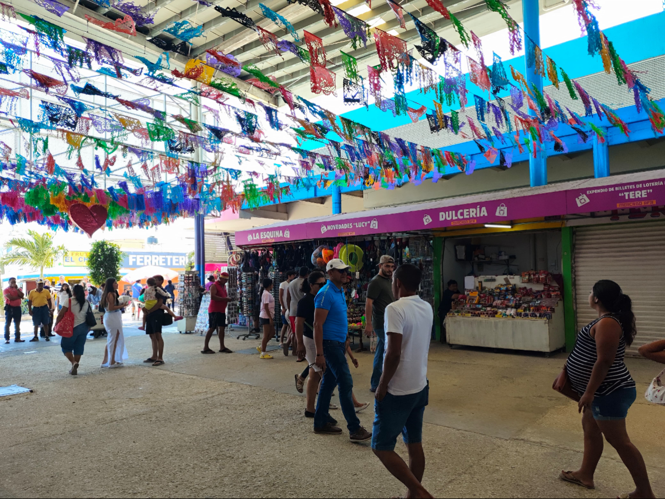 Locatarios del mercado Alonso Felipe Andrade duplican sus ventas gracias a turistas Locatarios del mercado Alonso Felipe Andrade duplican sus ventas gracias a turistas