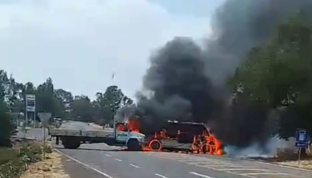 Al menos 20 narcobloqueos se registraron en Michoacán, con extensión a Jalisco y Guanajuato. Al menos 20 narcobloqueos se registraron en Michoacán, con extensión a Jalisco y Guanajuato.