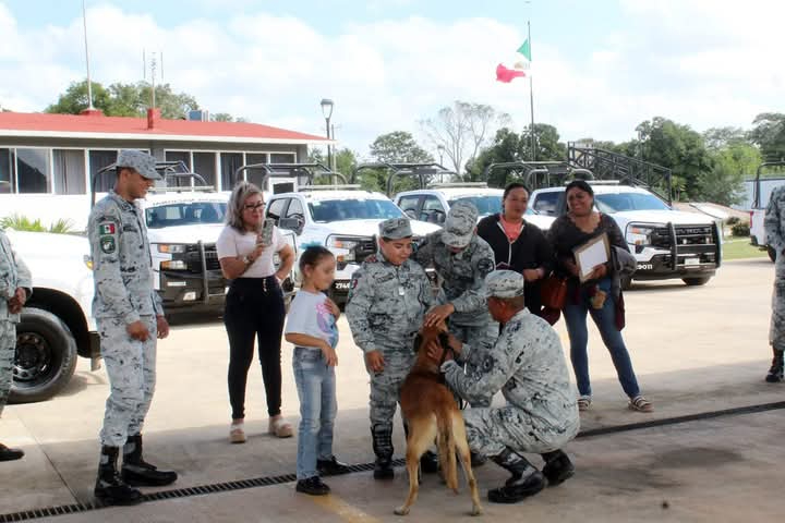 Durante un día, el pequeño Jesús cumple su sueño de portar uniforme de una fuerza de seguridad Durante un día, el pequeño Jesús cumple su sueño de portar uniforme de una fuerza de seguridad