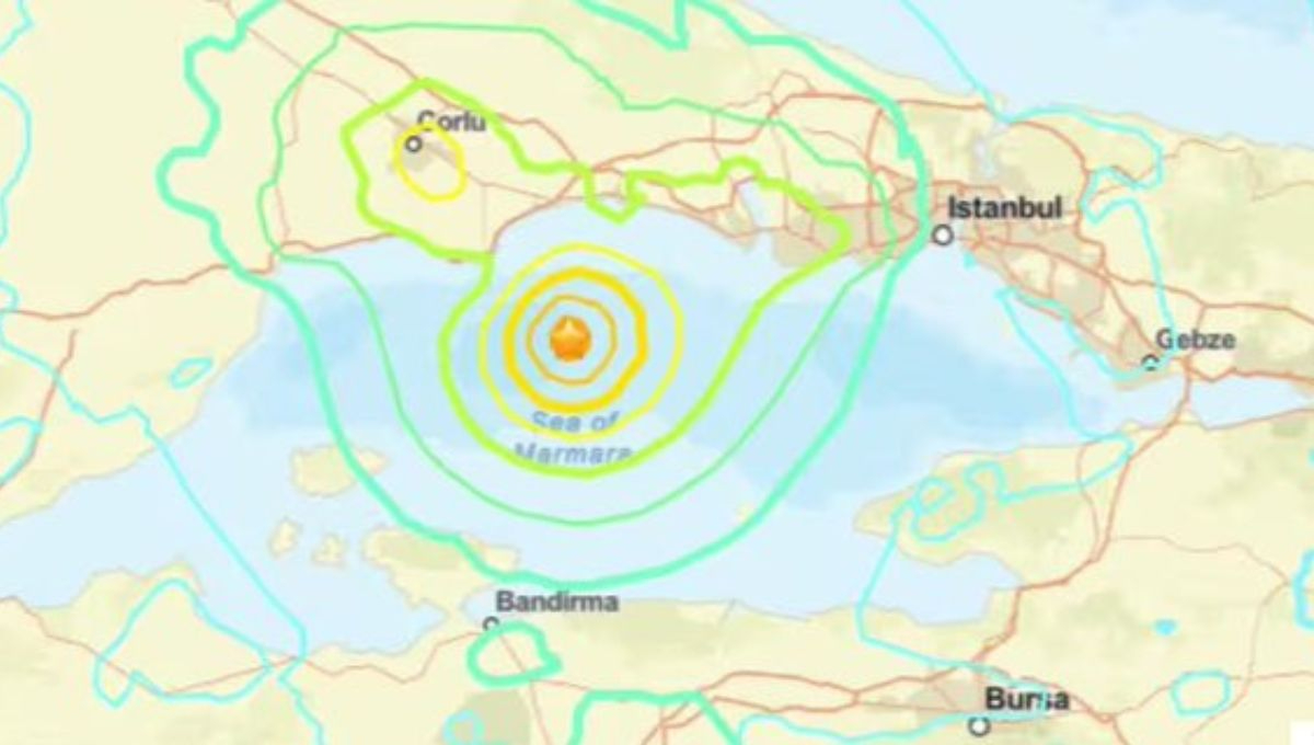 Estambul sufre sismo de 6.2 con saldo preliminar de 151 heridos por pánico al saltar de edificios