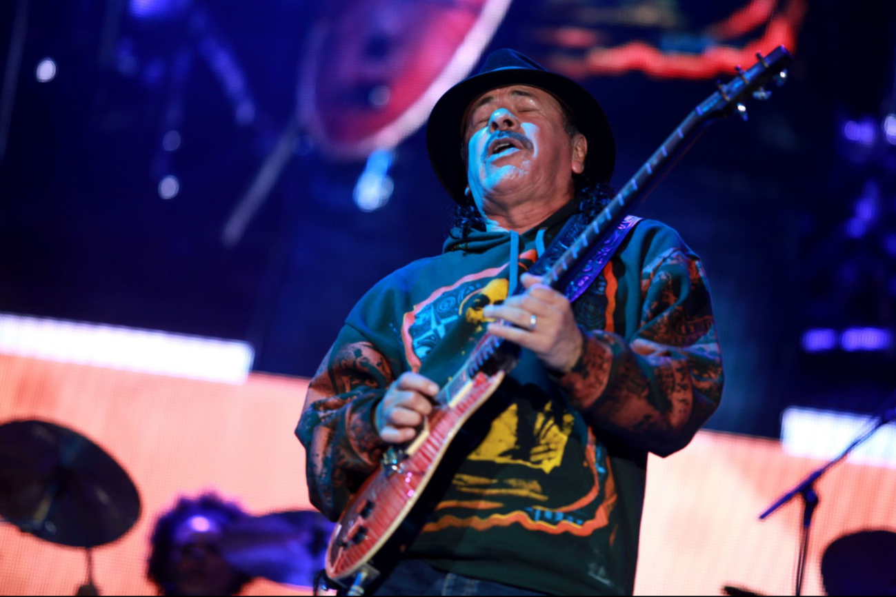 Carlos Santana da positivo a COVID-19: Cancela conciertos en Texas tras hospitalización  
