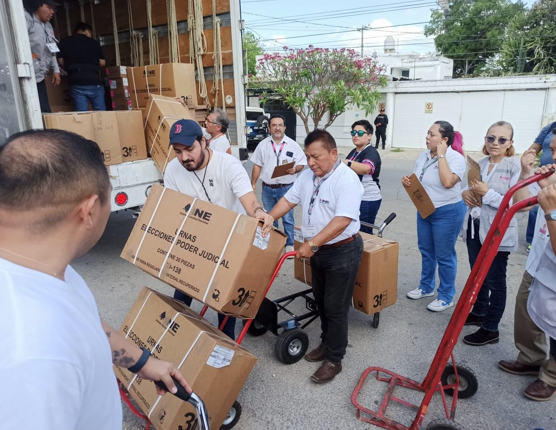 Junta 03 Distrital Ejecutiva del INE Yucatán recibe material para las elecciones al Poder Judicial