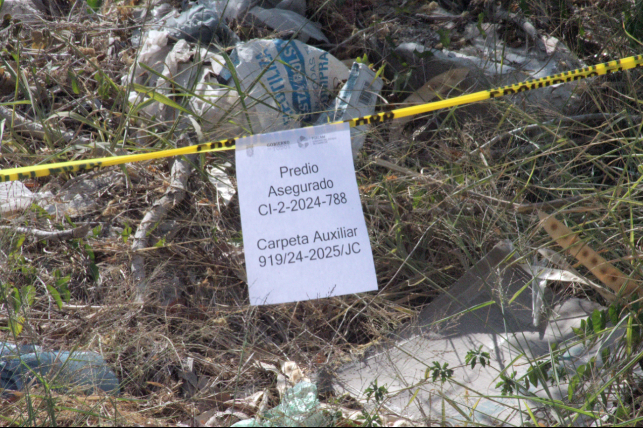 Desalojan a familia  de un predio de la avenida Héroe de Nacozari en Campeche; cumplen orden judicial   