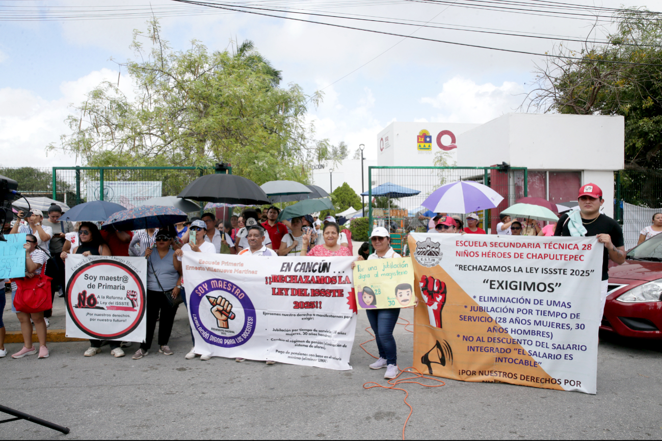 Maestros de Quintana Roo retomarán las clases; docentes de FCP  seguirán en paro 