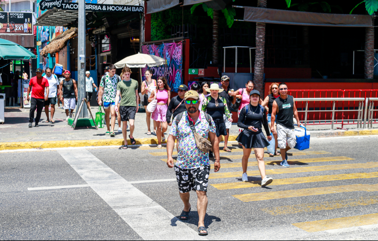 Clima de Cancún viernes 25 de abril: Cielo soleado y temperaturas ligeramente calurosas