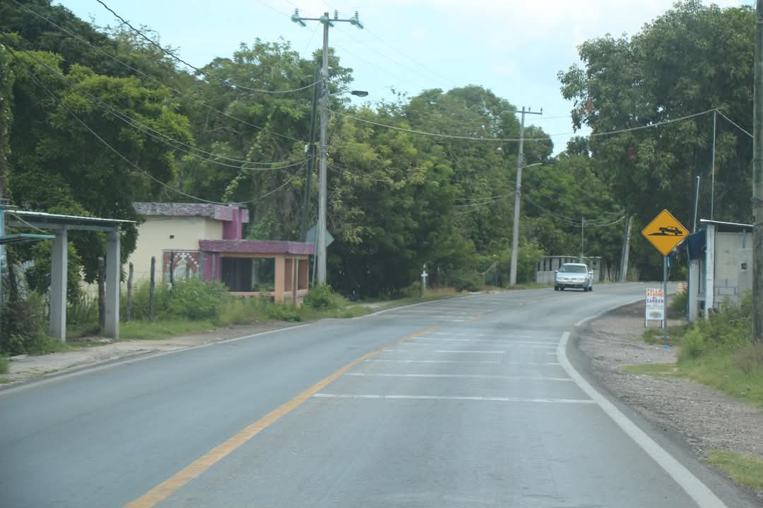 Avanza al 97 % rehabilitación de carretera en Atasta; solo faltan topes y señalética