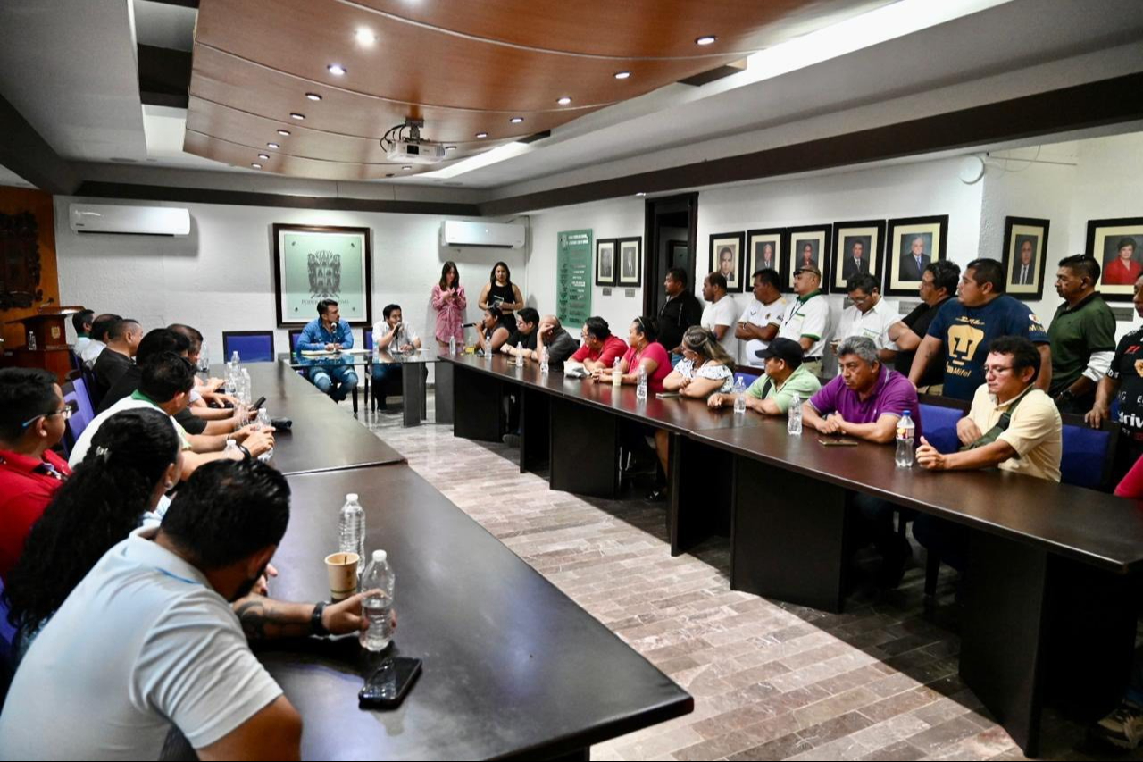  Transportistas de Campeche denuncian alza de hasta 300% en trámites; piden al Congreso intervenir