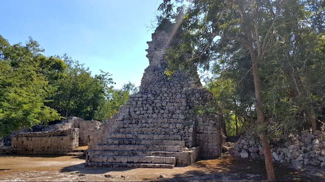 Abierto todos los días de 8:00 a 17:00 horas, con un costo de entrada de 75 pesos Abierto todos los días de 8:00 a 17:00 horas, con un costo de entrada de 75 pesos
