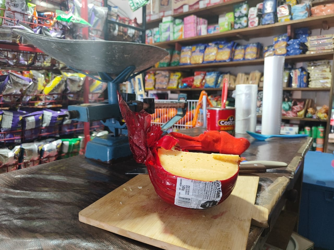 El precio de una pieza de queso de bola pasó de 340 a 420 pesos. El precio de una pieza de queso de bola pasó de 340 a 420 pesos.