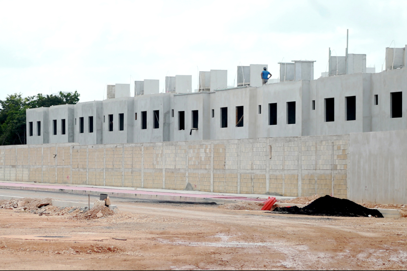 Las autoridades de Quintana Roo destinarán recursos para la construcción de 18 mil unidades Las autoridades de Quintana Roo destinarán recursos para la construcción de 18 mil unidades