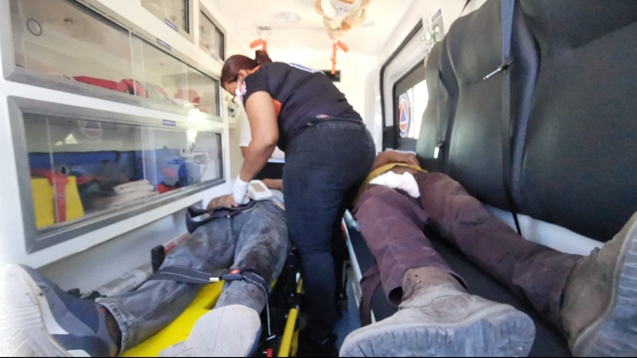Los lesionados fueron atendidos por Protección Civil y trasladados a un hospital cercano Los lesionados fueron atendidos por Protección Civil y trasladados a un hospital cercano