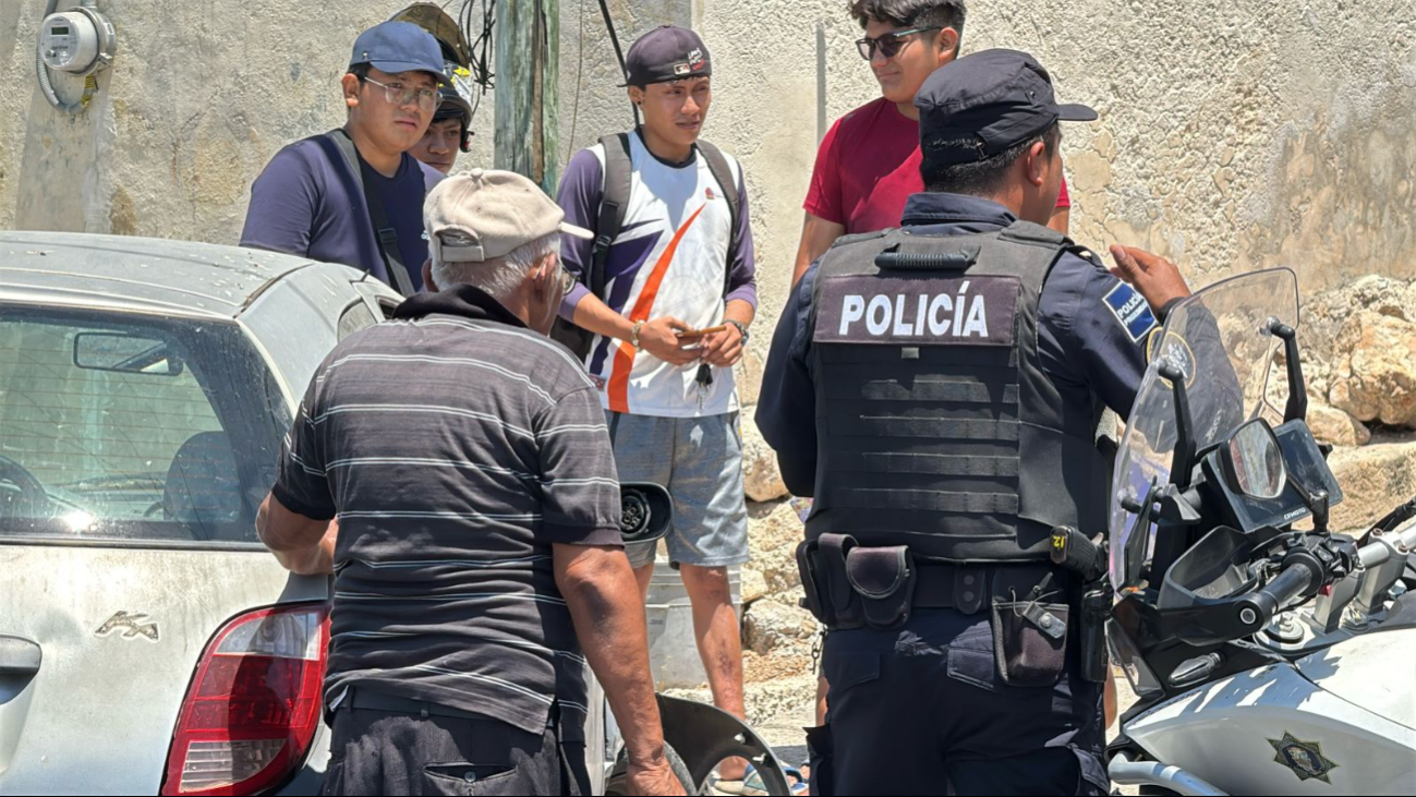 Un joven motociclista resultó herido tras chocar contra un auto compacto en Lerma.